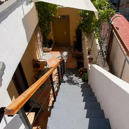 17 Flats And Roof Garden * 雅典