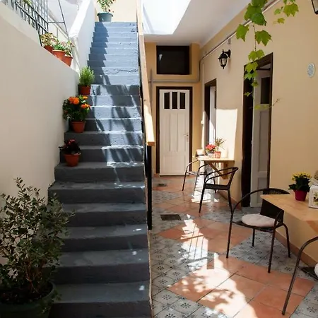 17 Flats And Roof Garden * 雅典