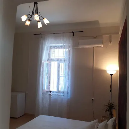 17 Flats And Roof Garden * 雅典